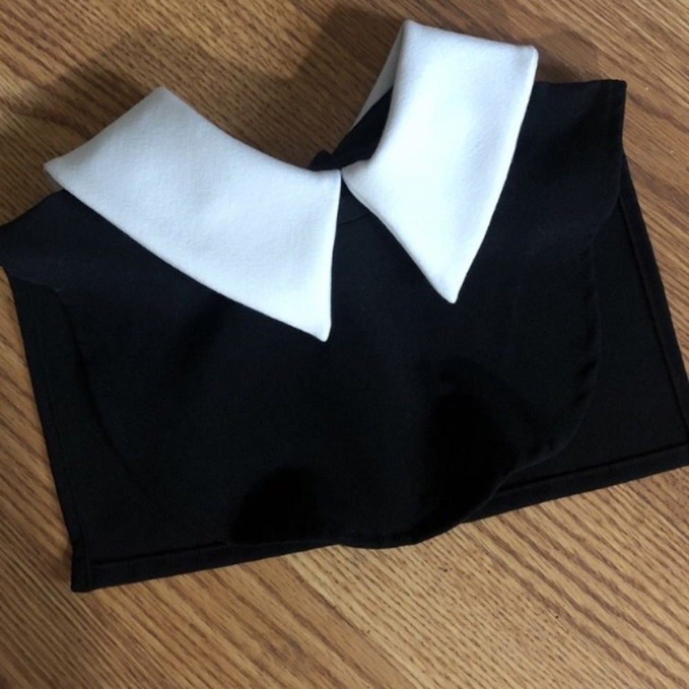 Deandri Collar Bib